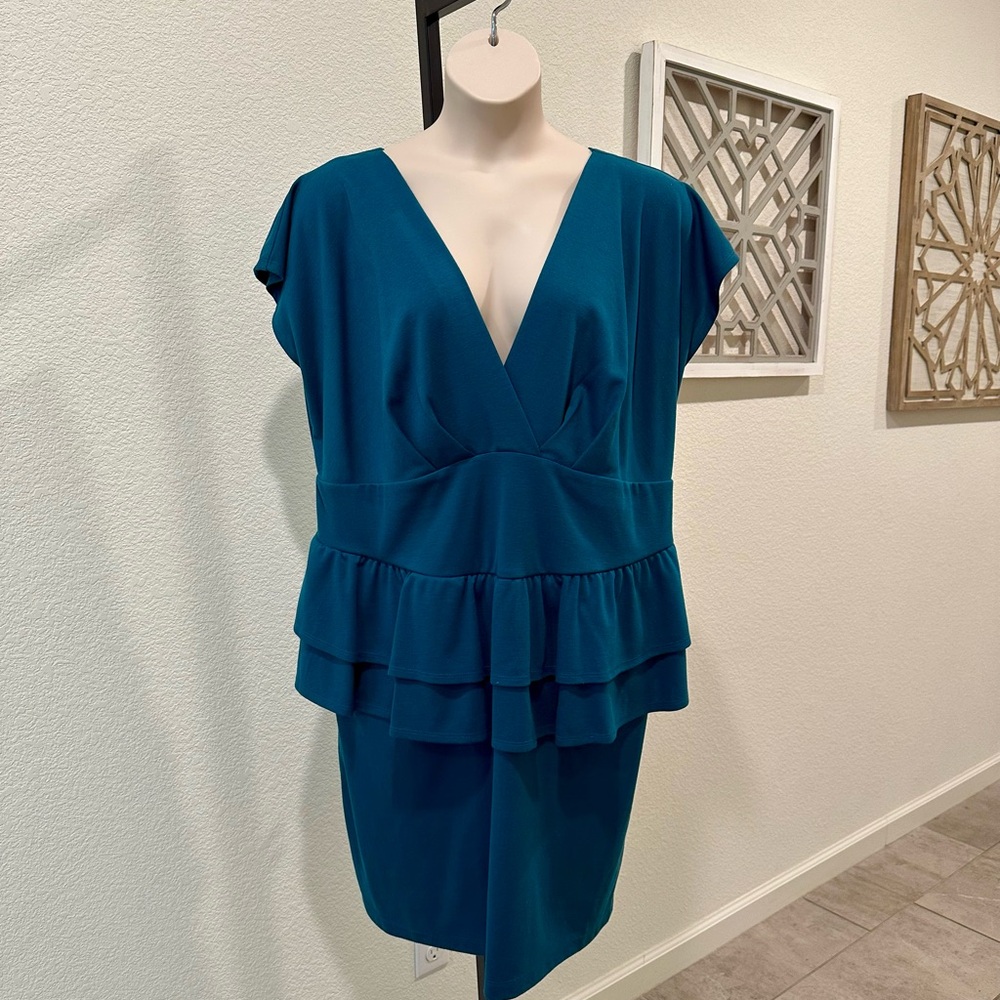 Womens Plus Size Torrid Peplum Dress Teal 26W Pre-Owned